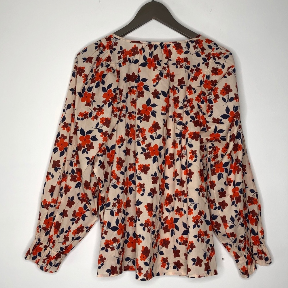 Elizabeth and James Floral Print Long Sleeve Pleated Front Blouse - Picture 9 of 11